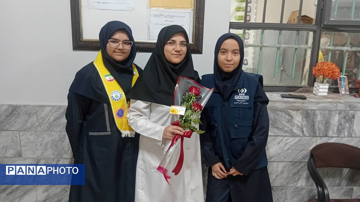 مراسم ولادت حضرت زینب(س) و روز پرستار در دبیرستان عطیه