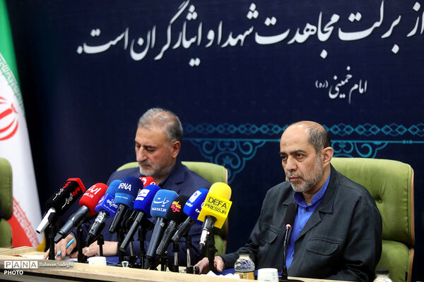 امضای تفاهم نامه همکاری ساخت گلزار شهدای میناب