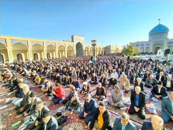 نماز عید سعید فطر در شهرستان کاشمر