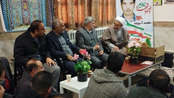 جلسه انجمن اولیان و مربیان در دبیرستان شهید محمد آسوده شهرستان خلیل آباد