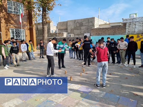 لیگ مدرسه‌ای بازی‌های تاما در دبیرستان نمونه دولتی پژوهش آشخانه 