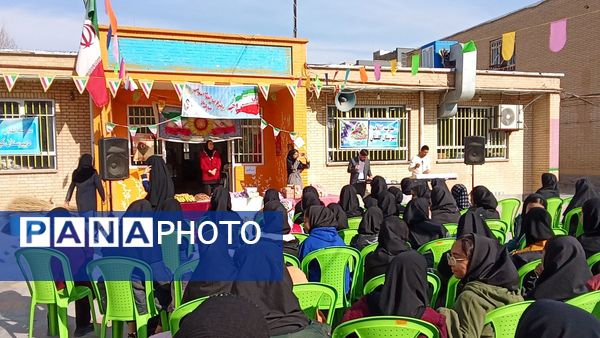 جشن دهه فجر در دبیرستان گلستان آشخانه