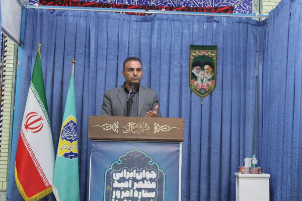 مدیرکل آموزش و پرورش استان در نماز جمعه شهربن