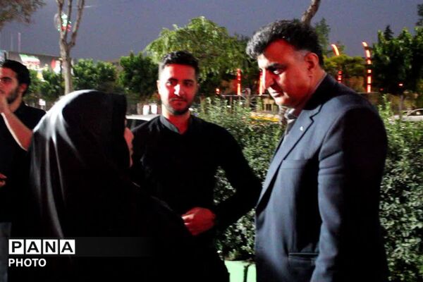 بازدید مدیر آموزش و پرورش منطقه پردیس از موکب های پذیرایی و ستاد اسکان زائرین