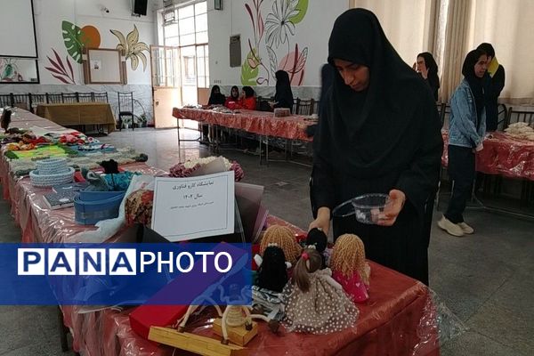برپایی نمایشگاه و بازارچه کارو فناوری در دبیرستان شهید مجید دهنوی نیشابور