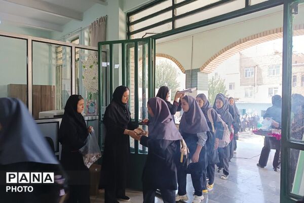 جشن مهر در دبیرستان ایثار و دبیرستان توحید یک شهر قدس
