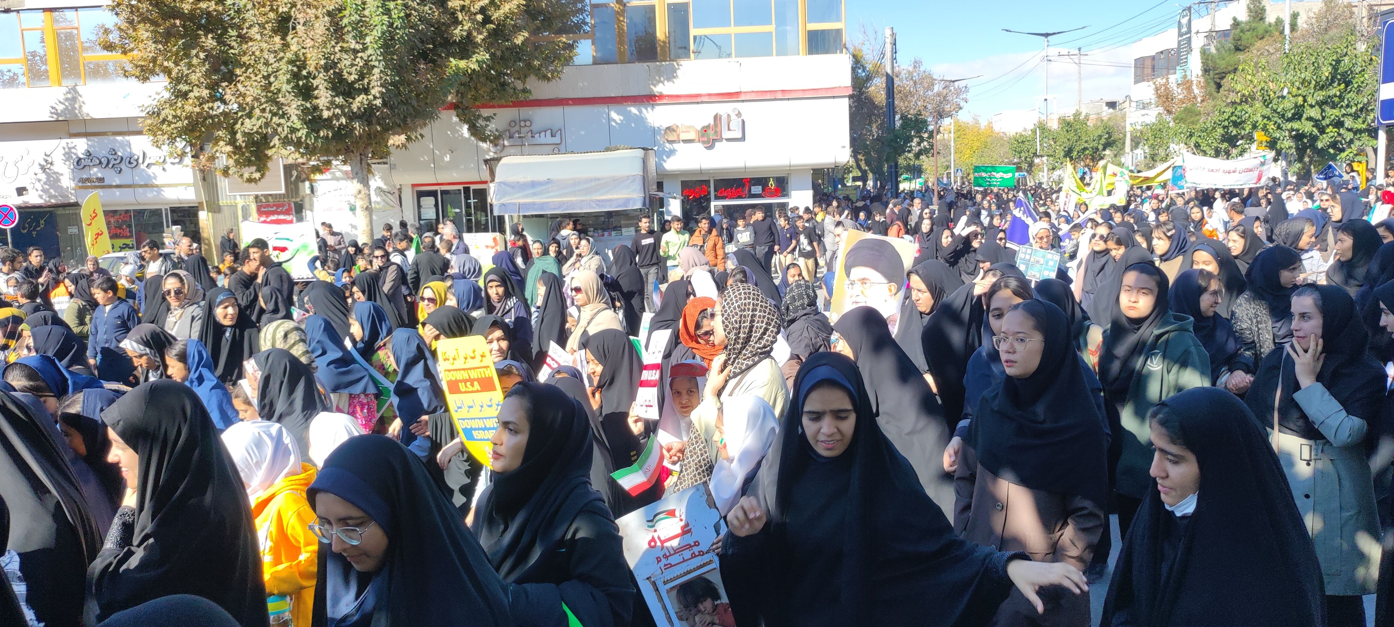 حضور باشکوه و جلوه گر دانش آموزان و اقشار مردم شهرستان شیروان در راهپیمایی ۱۳ آبان