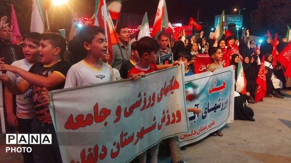 طنین دوباره «لبیک یا خامنه‌ای» در نورآباد