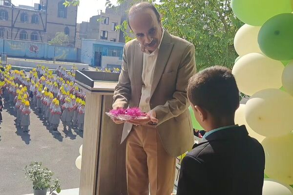 مراسم گرامیداشت هفته بهداشت روان در دبستان هاشمی رفسنجانی شهرستان قرچک 
