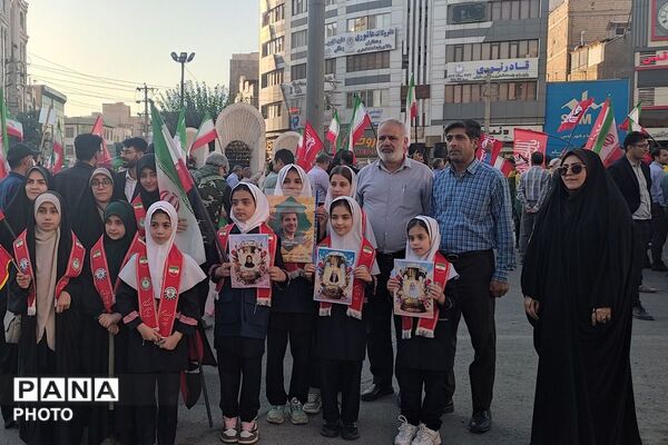رزمایش ۵۰۰۰هزارنفری جانفدای ایران با نیابت از آقای شهید،با حضور فرهنگیان شهرستان قدس