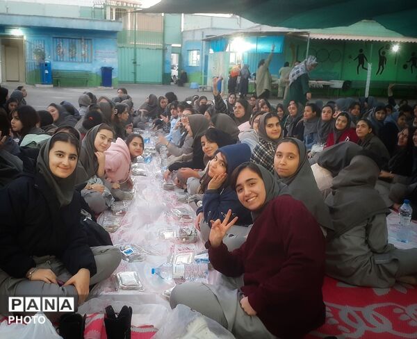 ضیافت صمیمیت در مدرسه شایستگان؛ افطاری‌ای به یادماندنی در مدرسه
