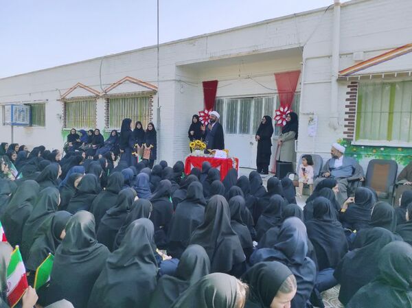 زنگ مهر در فراشبند به صدا در آمد