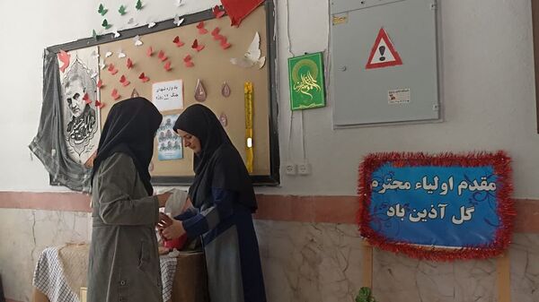 دبستان نیایش؛ مدرسه‌ای پویا در آغاز سال تحصیلی با اجرای پروژه مهر
