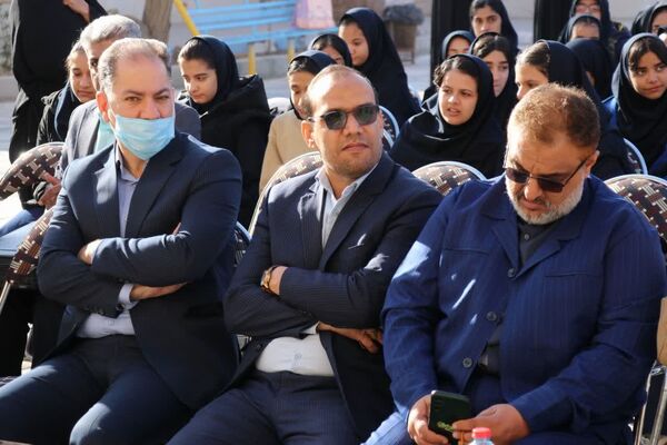 مراسم زنگ پدافند غیرعامل در مدرسه ام هانی ناحیه 2 یزد 