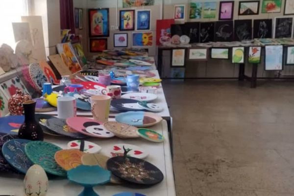 نمایشگاه هنر و کار و فناوری در آموزشگاه شاهد 16