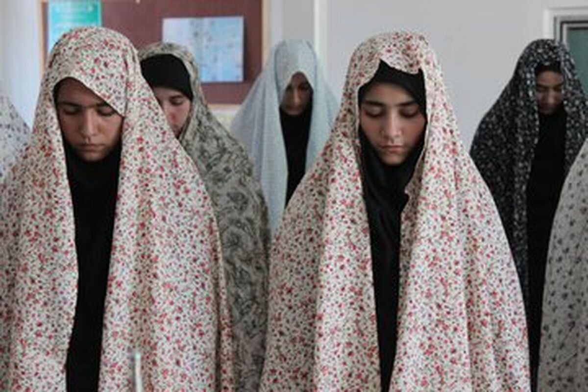 اقامه نماز جماعت در ۶۵ هزار مدرسه