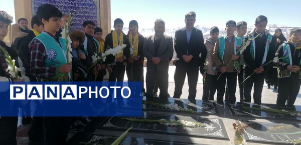 غبارروبی گلزار شهدا 