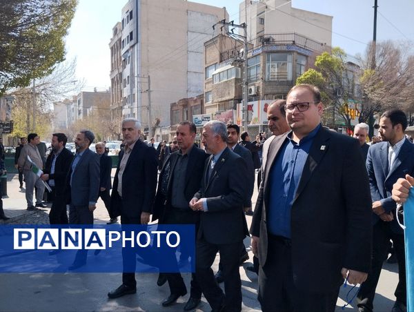 حضور مسولان آموزش و پرورش خراسان رضوی در راهپیمایی روز قدس