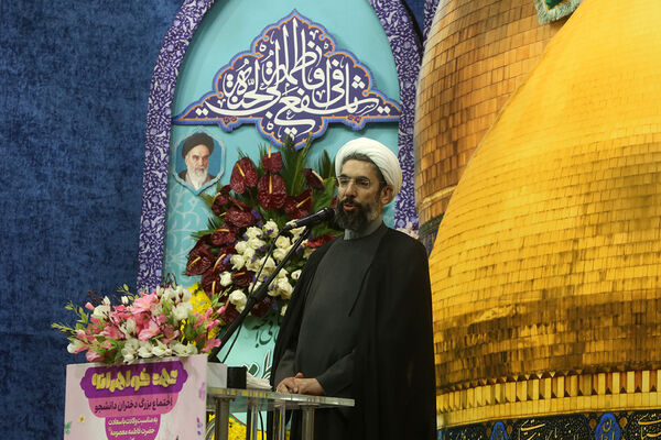اجتماع بزرگ «عهد خواهرانه» با حضور 6 هزار دانشجوی دختر در قم