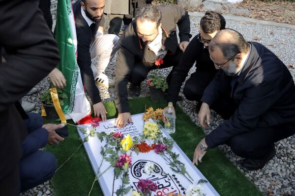 مراسم غبارروبی و عطرافشانی گلزار شهید گمنام دانشگاه فرهنگیان