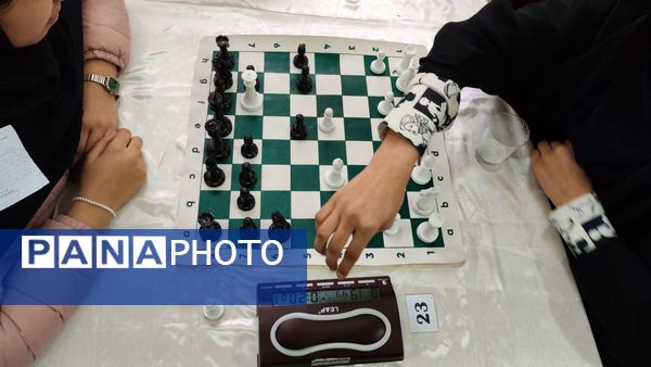 مسابقات ورزشی شطرنج دانش آموزان دوره دوم