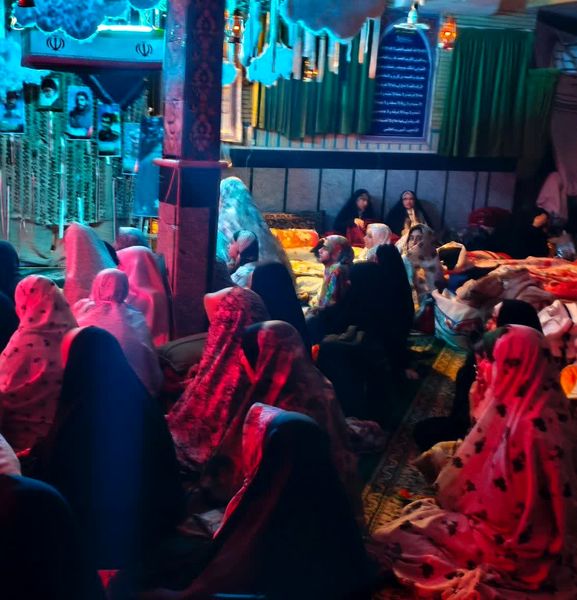نسل نوجوان در اعتکاف؛ با اشک و اراده، پیام صبر حضرت زینب (س) را به گوش آسمان رساند