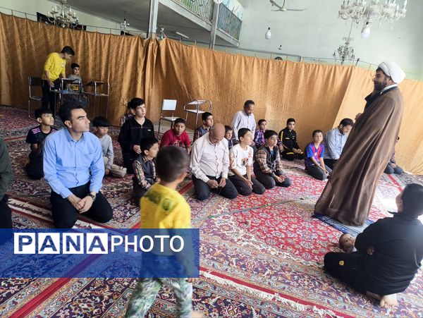 اقامه نماز جماعت به صورت مستمر و روزانه در دبستان شهید نجفی فدافن