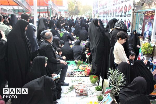 حال و هوای آغاز سال نو در جوار مزار شهدای جنگ رمضان