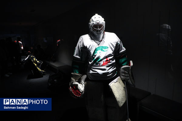 دیدار تیم ملی هاکی روی یخ ایران و تیم جوانان