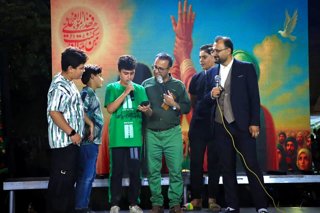 غدیر کیلومتری کاشان؛ جشن بی‌وقفه‌ی ولایت در چهارراه نماز
