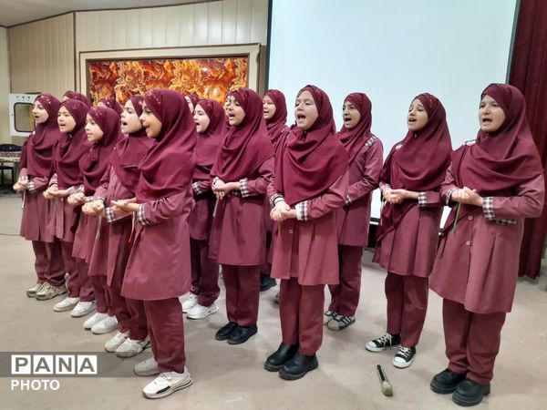 جشنواره سرود منطقه میمه؛ نمایش همدلی و شور دانش‌آموزی در خانه معلم