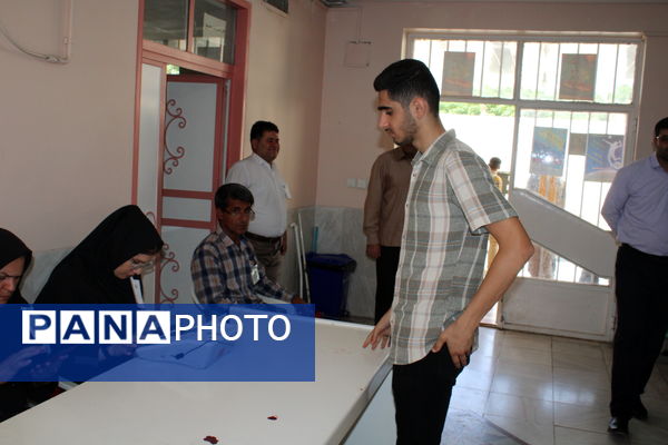 حضور خرم‌ آبادی‌ها پای صندوق‌های رای 