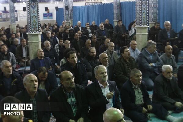 اقامه نماز باشکوه عید سعید فطر در شهرستان فیروزکوه