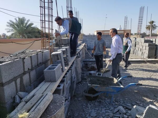 دیوار چینی حیاط مدرسه شهید رونما، هدیه گروه جهادی شهدای گمنام جغین 