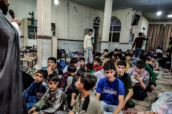 افتتاحیه اعتکاف دانش‌آموزی مسجد قمربنی هاشم باقرشهر 