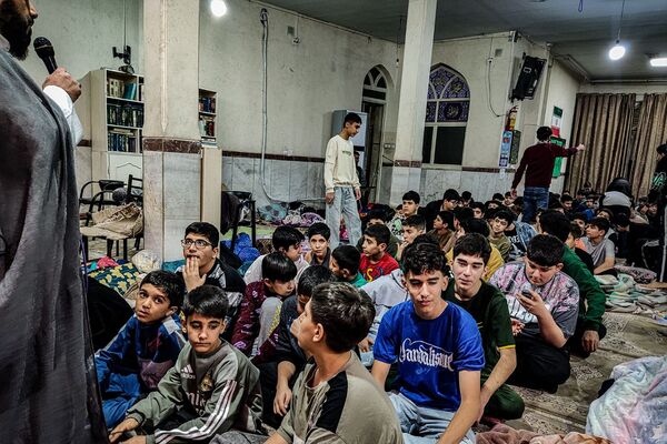 افتتاحیه اعتکاف دانش‌آموزی مسجد قمربنی هاشم باقرشهر 