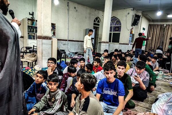 افتتاحیه اعتکاف دانش‌آموزی مسجد قمربنی هاشم باقرشهر 