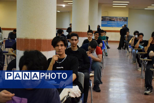 رقابت داوطلبان کنکور رشته تجربی در دانشگاه قم