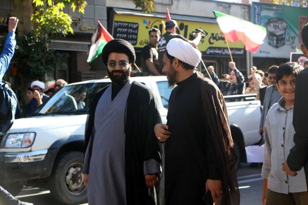 خروش یک‌صدا در حمایت از آرمان‌های انقلاب