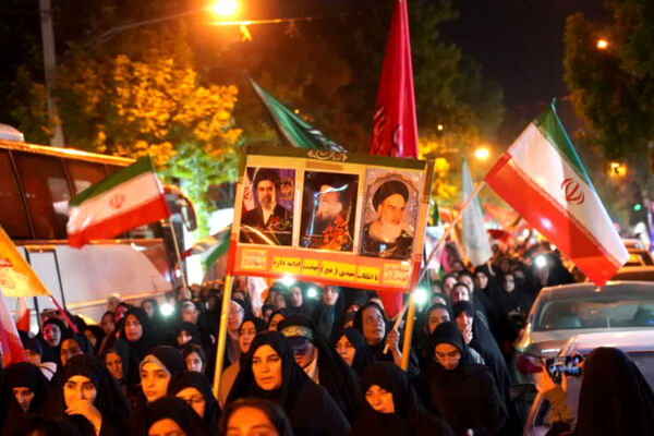 ‌جمهوری اسلامی بیدار و آماده دفاع از حقوق و منافع ملی است/ ملت بزرگ ایران تسلیم نمی‌شود‌