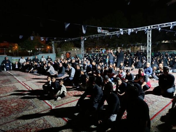 جوانان هلال احمر کاشمر در سوگ رقیه (س)