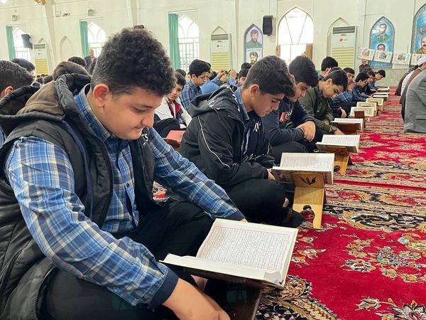 تلاوت آیات نور بخش قرآن در ایام بهار قرآن 