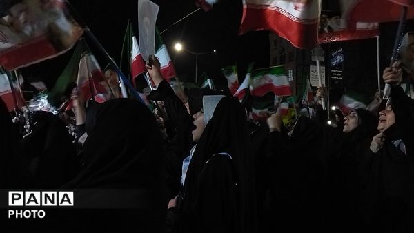 دومین اربعین حضور مردم غیور نیشابور همزمان با دومین سالگرد شهادت شهدای خدمت