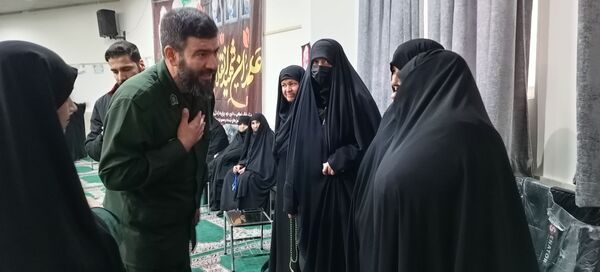تکریم خانواده شهدا در مسجد حضرت محمد مشهد مقدس