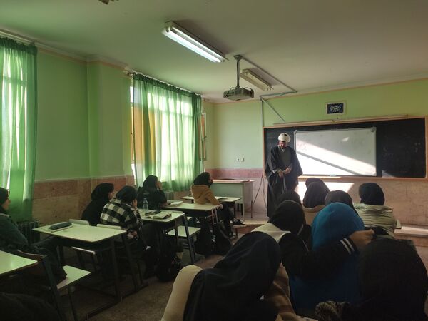حضور مبلغان سازمان قرآن و عترت در مدرسه شهید عیسی وند به مناسبت شروع ماه مبارک رمضان