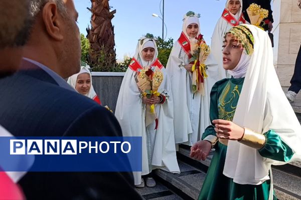 دیدار وزیر آموزش‌وپرورش با نماینده تشکل‌های دانش‌آموزی استان فارس