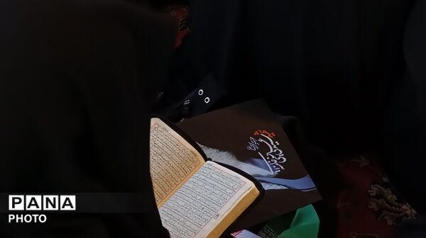 تجدید بیعت مردم بن با سومین رهبر انقلاب اسلامی در آیین گرامیداشت شهدای وطن