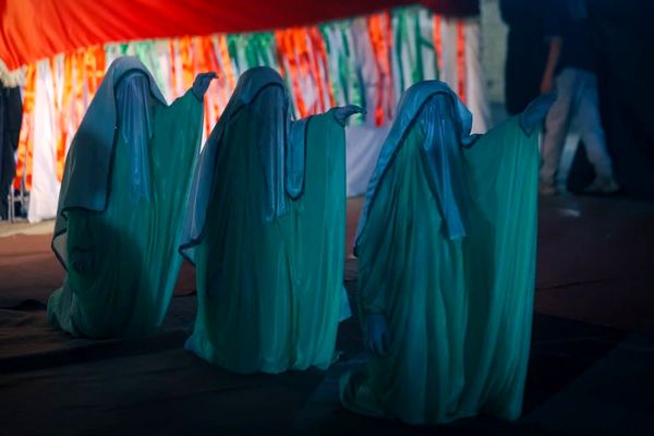 نمایش کاروان عاشقی در کرج 