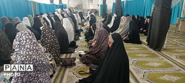 شکوه حضور مردم سملقان در سنگر نماز جمعه