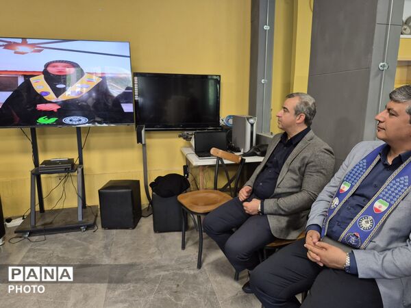 تقدیر از دانش‌آموزان غرفه‌های «بر مدار ایران» و دورهمی صمیمانه با مدیر سازمان دانش‌آموزی خراسان رضوی